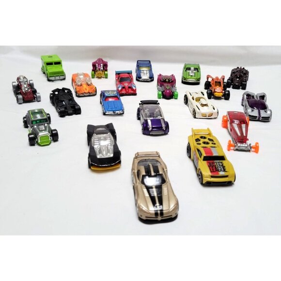 Lot of 20 Die-Cast Plastic Cars Unique Models Assorted Colors Styles Hot Wheels - Picture 4 of 6